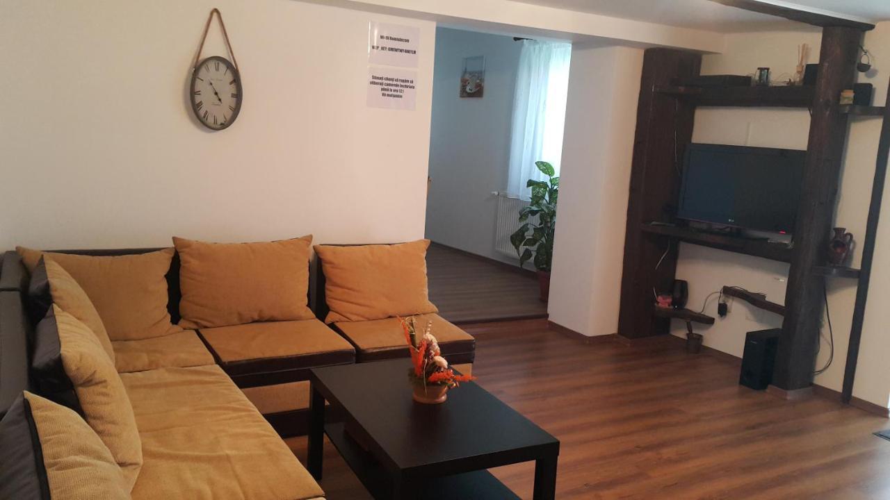 Casa De Oaspeti Laura Rîşnov 外观 照片