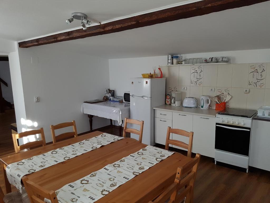 Casa De Oaspeti Laura Rîşnov 外观 照片
