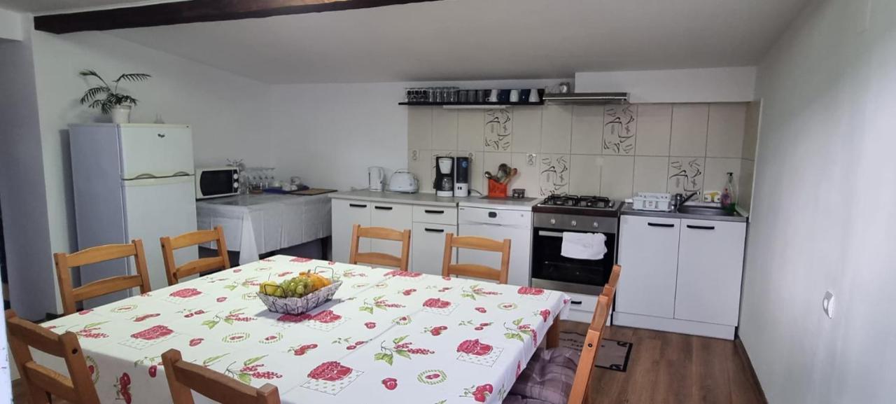 Casa De Oaspeti Laura Rîşnov 外观 照片