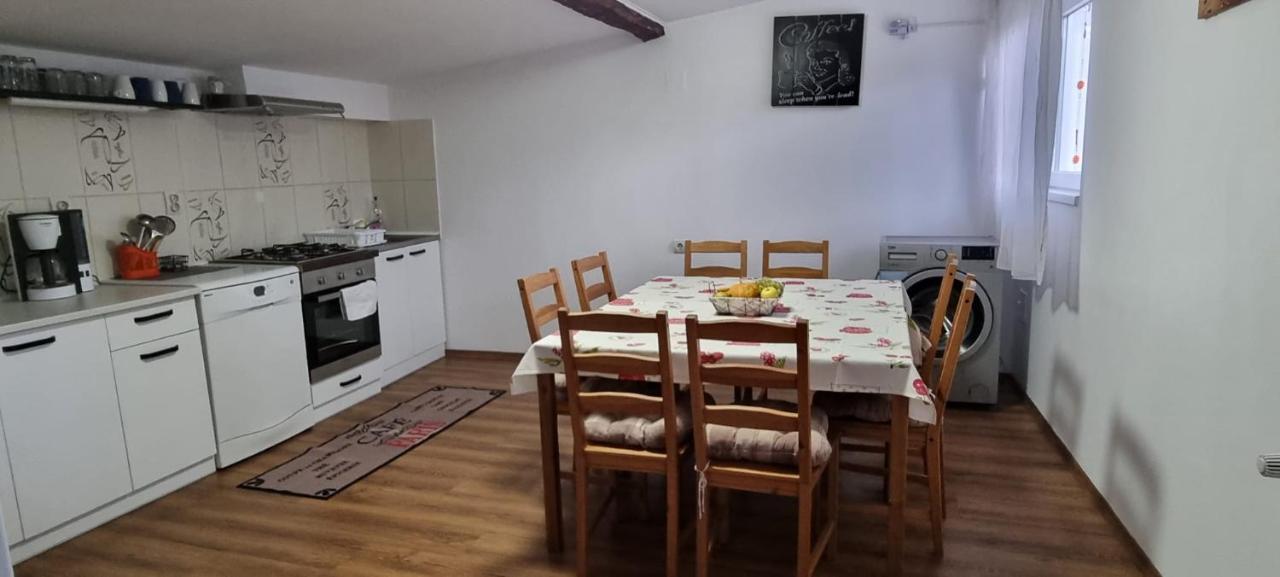 Casa De Oaspeti Laura Rîşnov 外观 照片